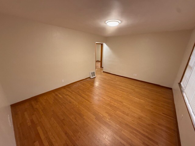 Building Photo - 1001 Loekes Dr