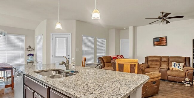 Building Photo - 6227 Lavaca Dr