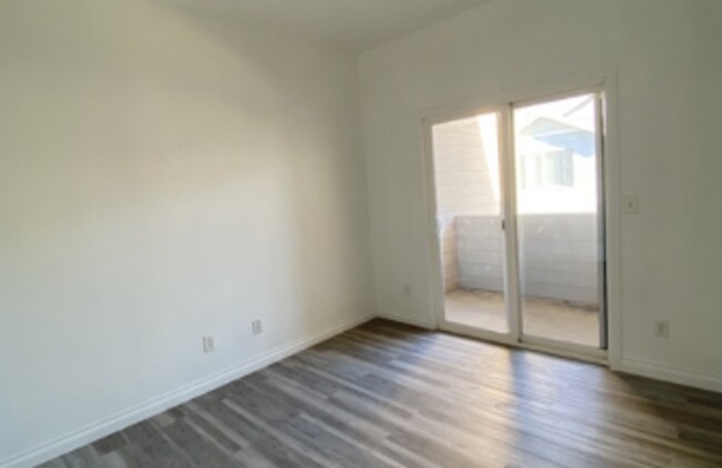 Building Photo - Newly Remodeled Three Bedroom House