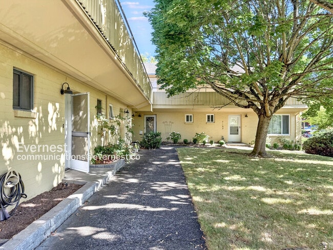Primary Photo - 4709 40th Ave NE