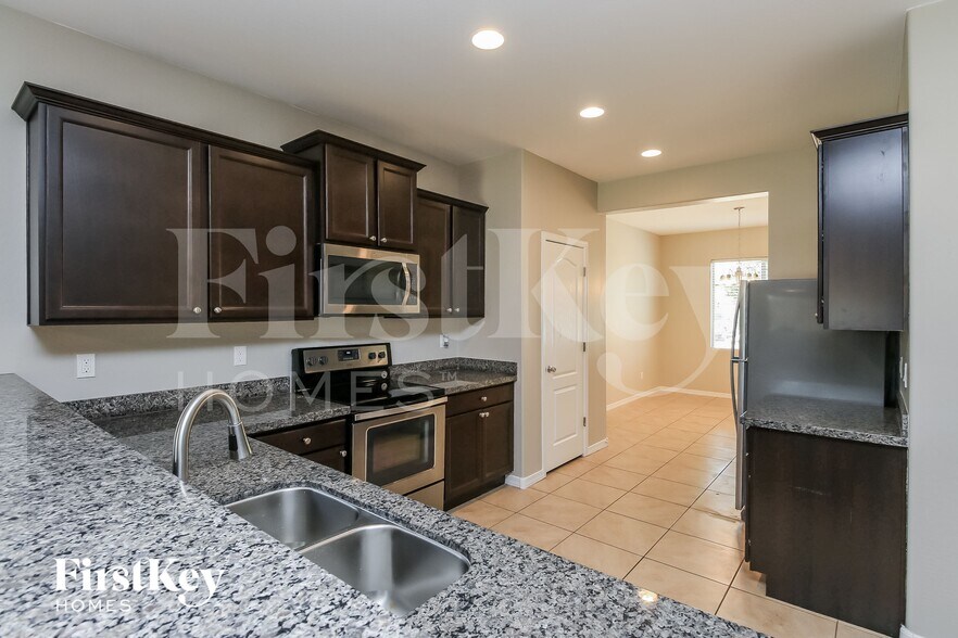 Building Photo - 13157 E Tumbleweed Ln