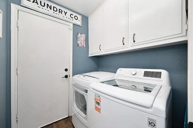 Building Photo - 9487 Dalton Way