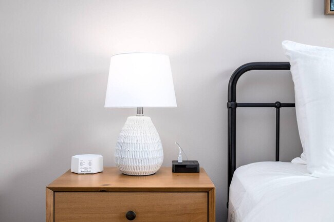 Building Photo - 740 Zumstein Ln