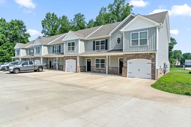 Interior Photo - 1552 Tylertown Rd