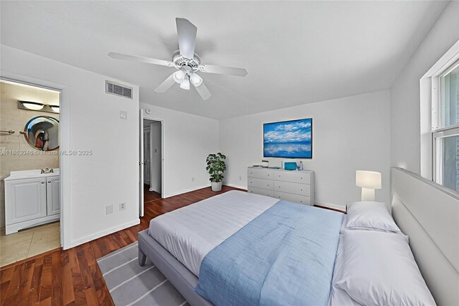 Building Photo - 301 Bonaventure Blvd