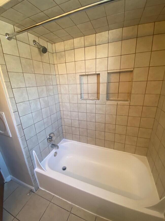 Building Photo - 3515 Eakin Rd