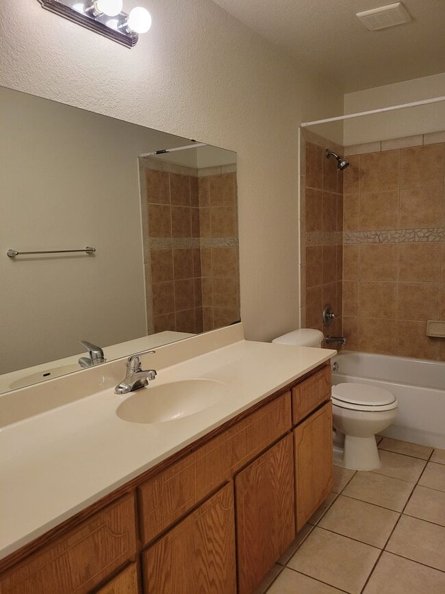 Building Photo - 404 Dale Ave