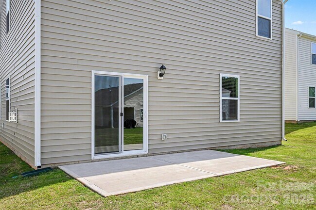 Building Photo - 146 Falling Up Ln