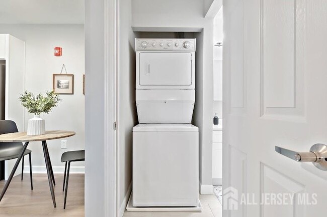 Building Photo - 1000 Pheasant Hollow Dr