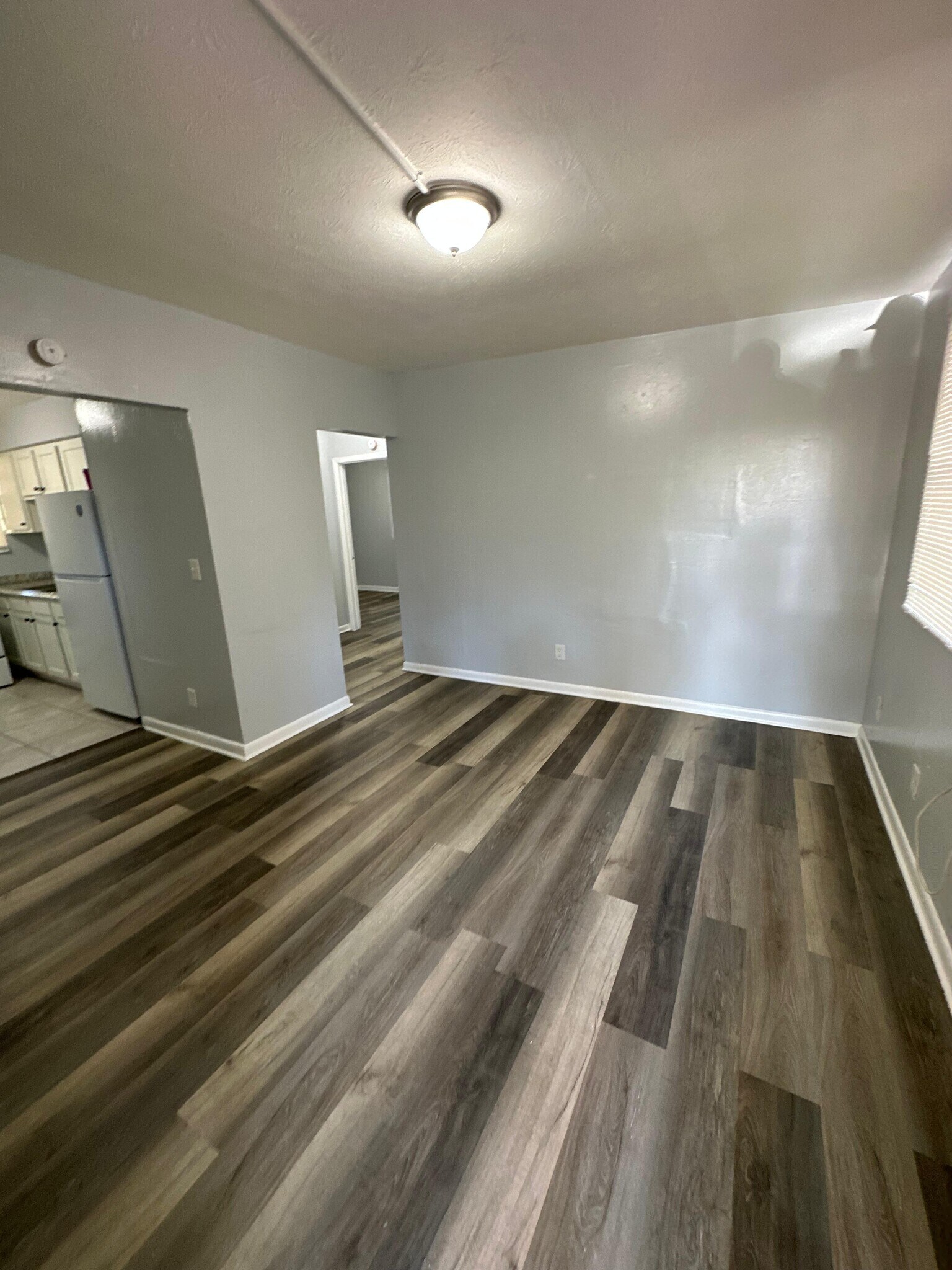 Building Photo - 1625 W 26th St