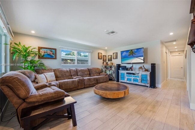 Building Photo - 6560 SW 26th St