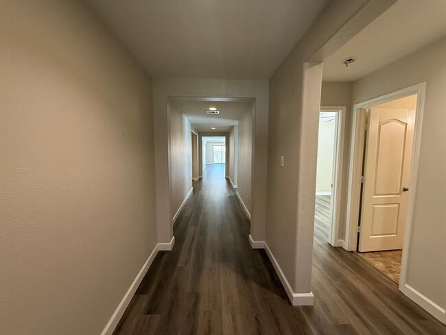 Building Photo - 828 Oatmeal Drive