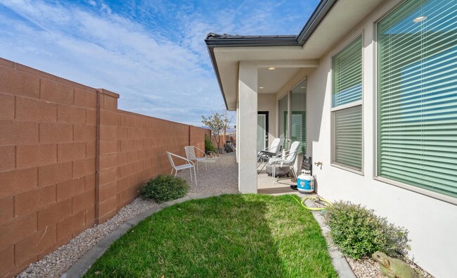 Building Photo - 3094 Fuchsia Dr