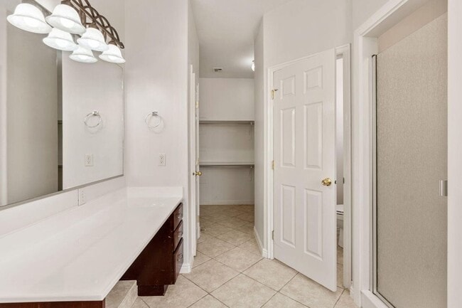 Building Photo - Beautiful 4 Bedroom Single-Level Home