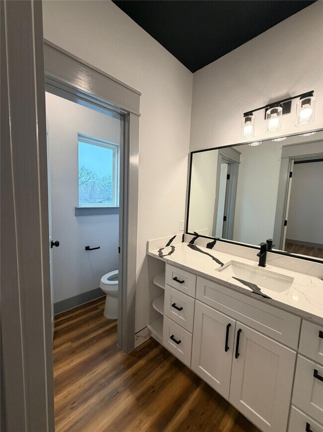 Building Photo - 1002 Natchez Ave