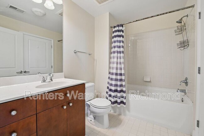 Building Photo - 251 Rocketts Way