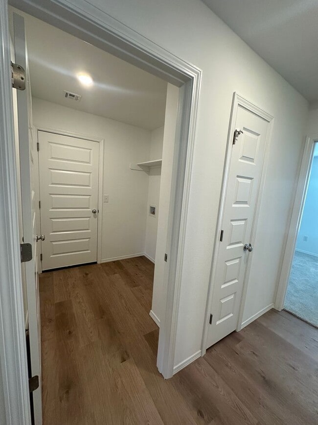 Building Photo - *Newly Built* 3 Bed 2 Bath 2 Car Garage