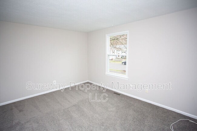 Building Photo - 57 Lady Diana Cir