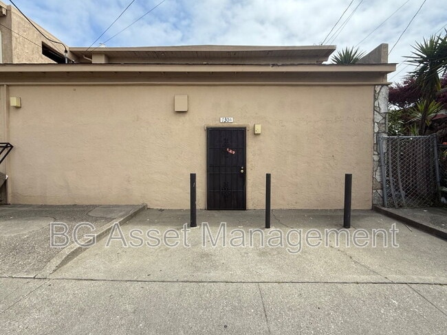 Building Photo - 130 Marina Way