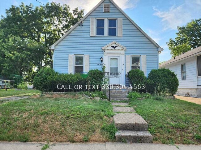 Building Photo - 1030 Sawyer Ave