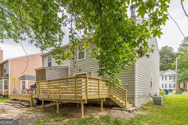 Building Photo - 5895 Hampton Ct