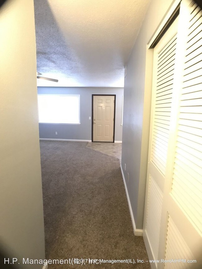 Building Photo - 1124 University Dr