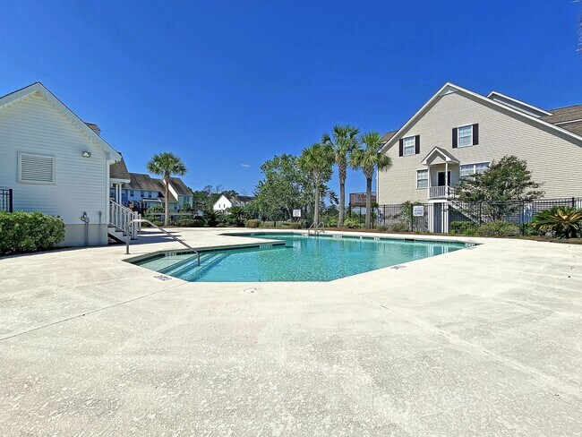 Building Photo - Charming Johns Island Retreat with Modern Amenities