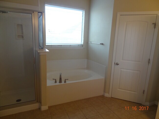 Building Photo - 226 Vallecito Dr