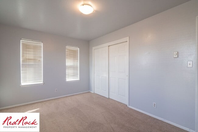 Building Photo - Bright & Spacious 3-Bed, 2-Bath Home in Wa...