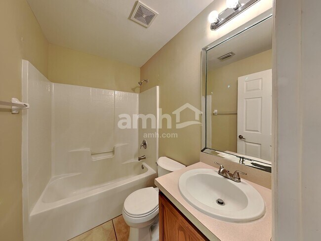 Building Photo - 655 Belvedere Rd NW