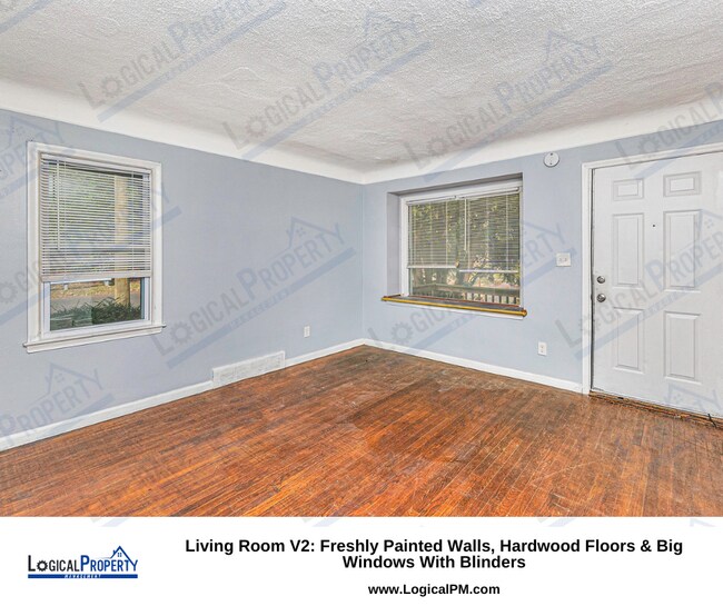 Building Photo - 3 Bed/ 1Bath Bungalow w/ Basement, Fenced ...