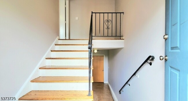 Building Photo - 223 Miller Ave