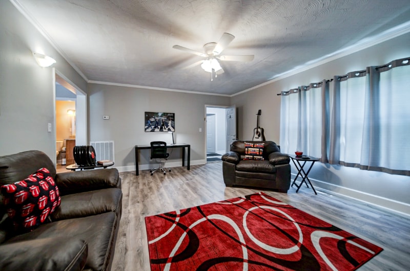 Building Photo - 401 Kingwood Dr