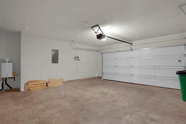 Building Photo - 5503 Creekside Ridge Trail