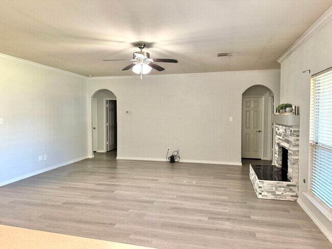 Building Photo - 8603 Malardcrest Dr