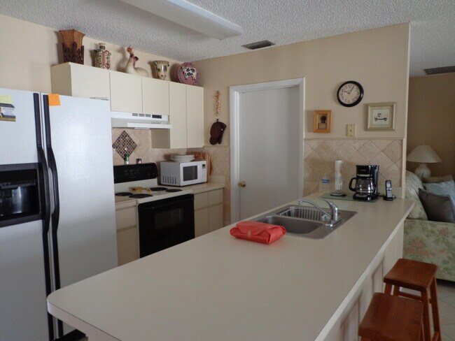 Building Photo - 1168 Amaryllis Ct