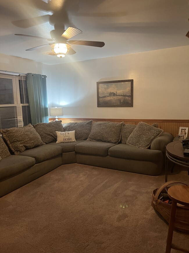 Living room - 1542 Garst St