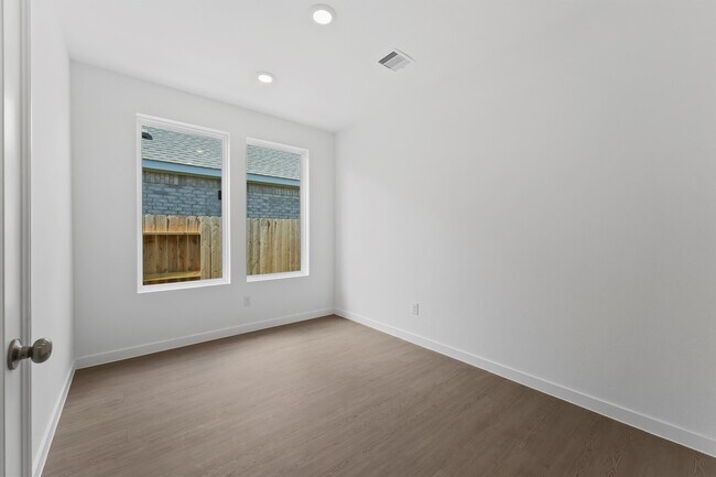 Building Photo - 26830 Nightingale Songs Dr