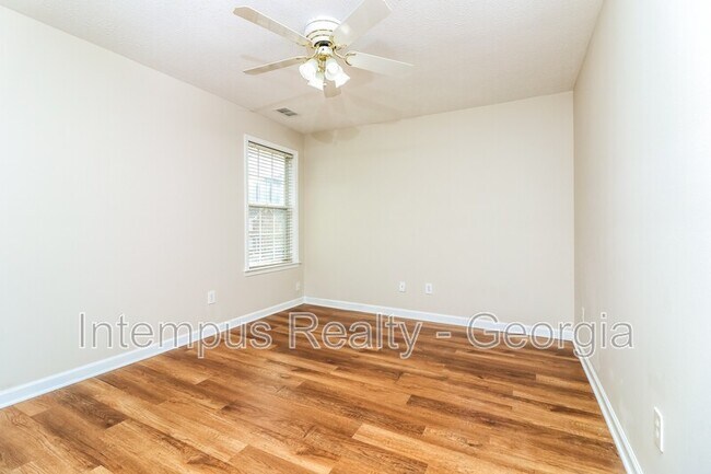 Building Photo - 3620 Bancroft Main NW