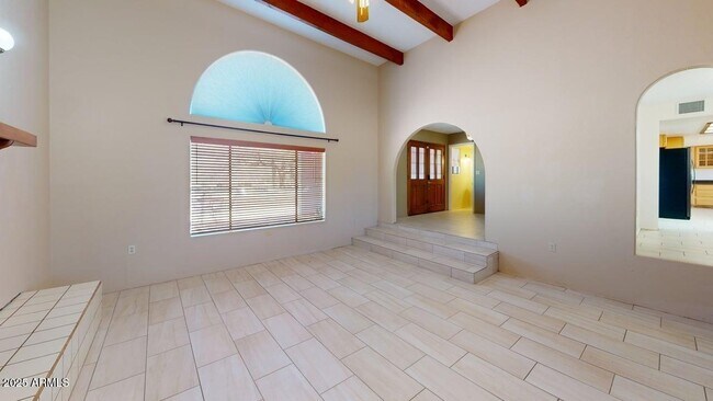 Building Photo - 5081 N Bear Canyon Rd