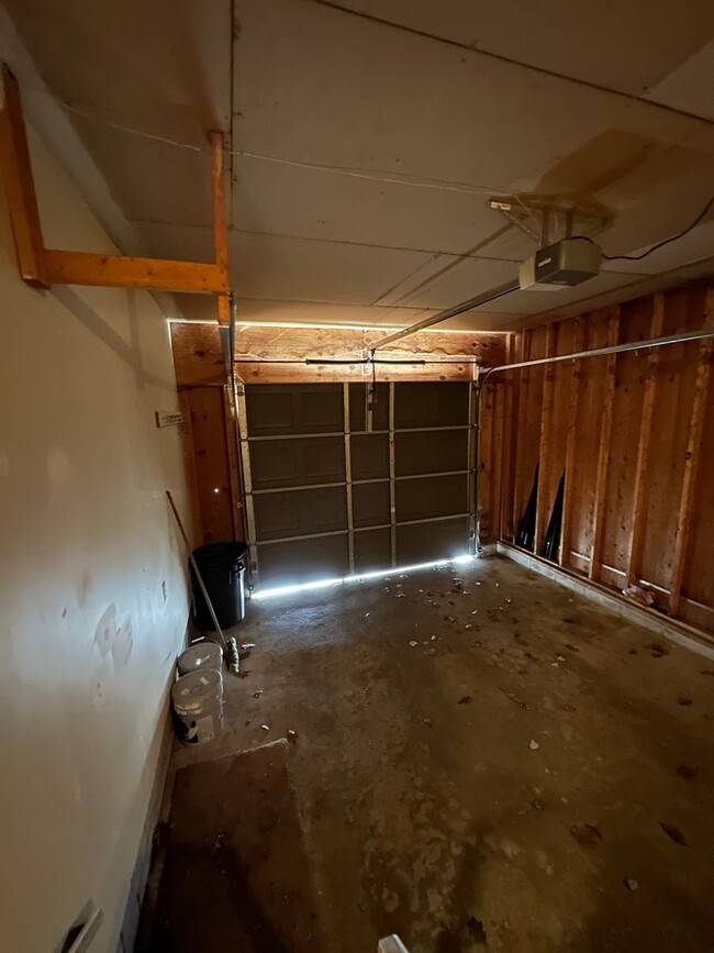 Building Photo - 6534 South Ave
