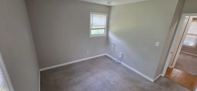 Building Photo - Charming Home Right off Winchester Rd