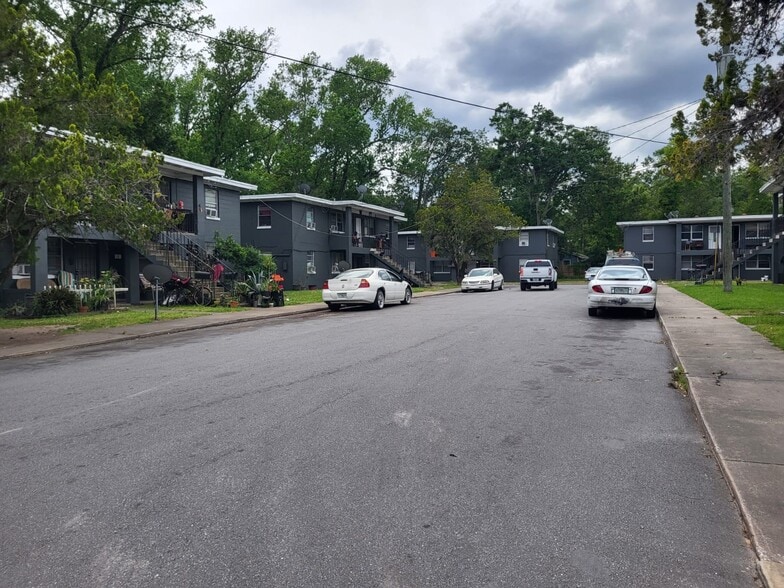 Building Photo - 2020 Palafox St