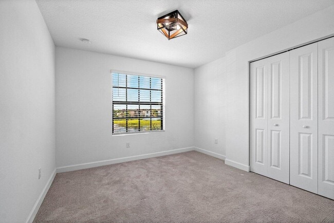 Building Photo - 6001 Woods Edge Cir