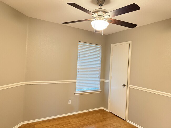 Building Photo - 216 Pullman Pl Blvd