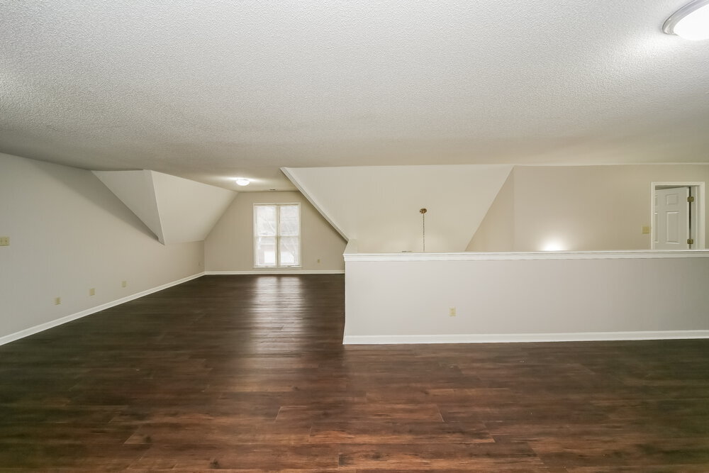 Building Photo - 8742 Raspberry Ln