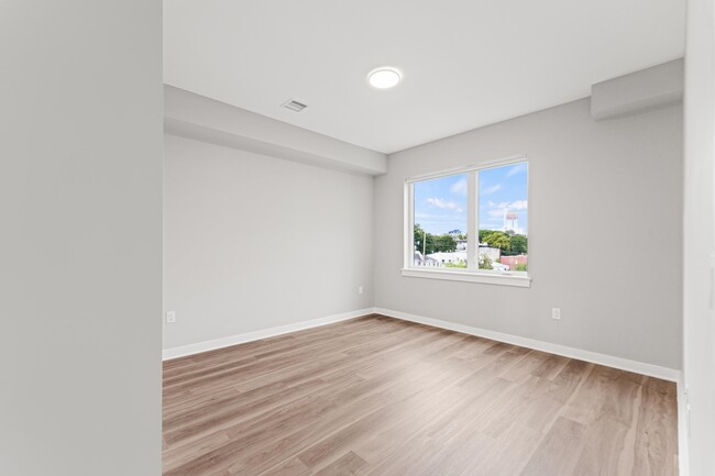 Building Photo - 475 Communipaw Ave