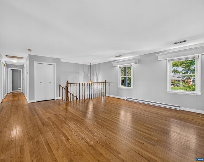 Building Photo - 308 Eastbrook Dr