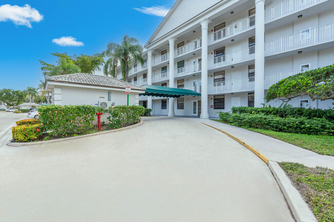 Building Photo - 3540 Whitehall Dr