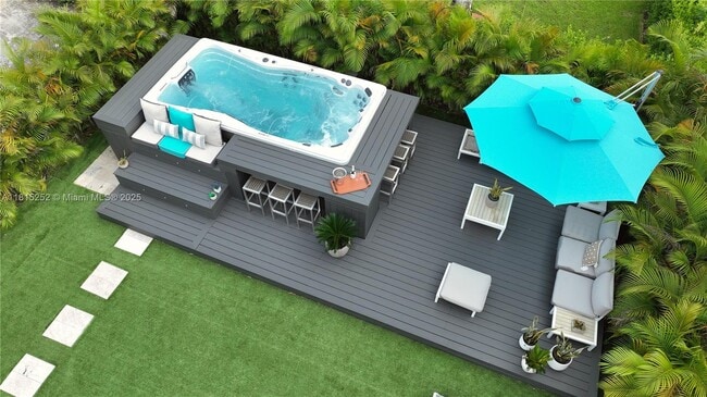 Building Photo - 10360 NW 68th Terrace